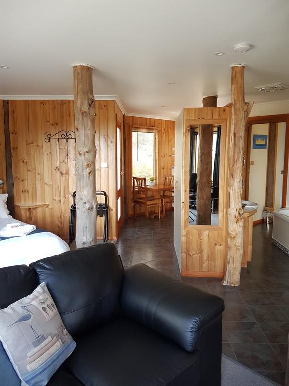 Bed In The Treetops B&B Сейнт Хелънс Екстериор снимка